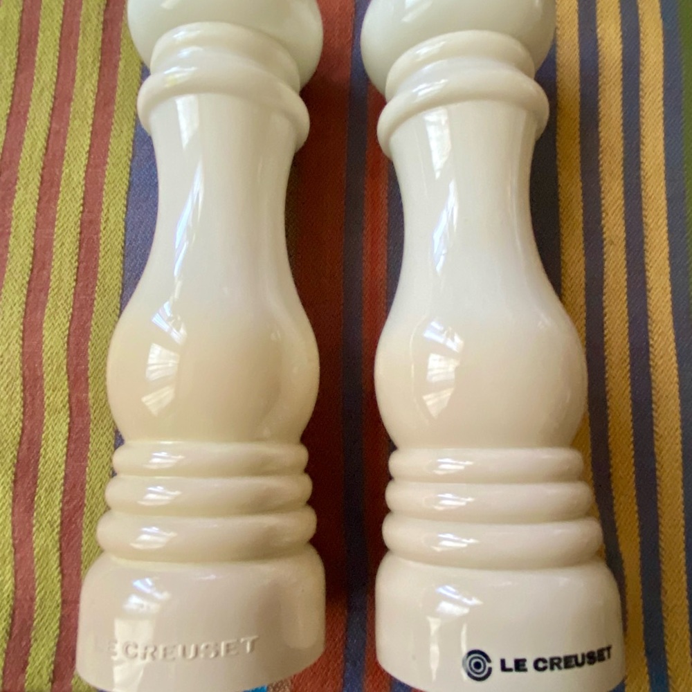 Le Creuset Salt And Pepper Mill Set
